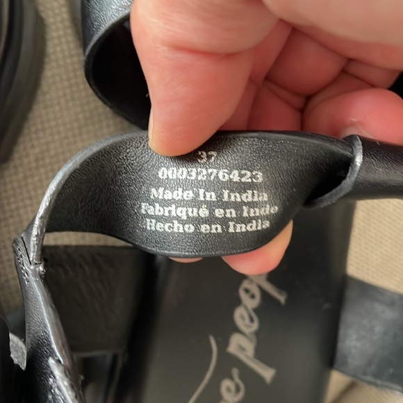 Super Cute 💕 Free People Brooks black fisherman sandals!! - Picture 14 of 14
